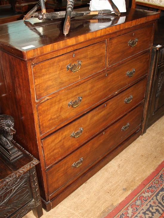 Victorian mahogany chest of drawers